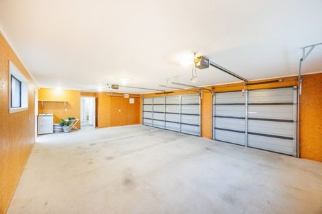 Photo of property in 3 Medallion Court, Kelvin Grove, Palmerston North, 4414