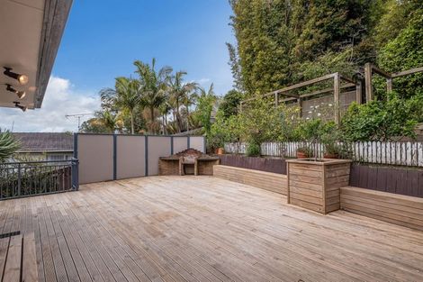 Photo of property in 76 Ayton Drive, Totara Vale, Auckland, 0629