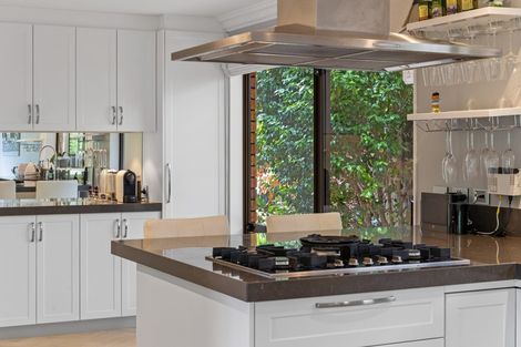 Photo of property in 25 Homewood Place, Chatswood, Auckland, 0626