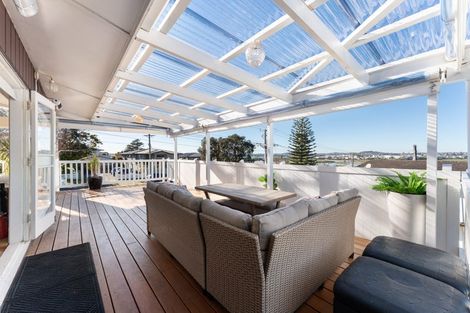 Photo of property in 15 Jaemont Avenue, Te Atatu South, Auckland, 0610