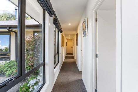 Photo of property in 10 Cove Lane, Mount Creighton, Queenstown, 9371