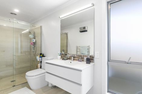 Photo of property in 33 Silver Springs Boulevard, Mosgiel, 9024