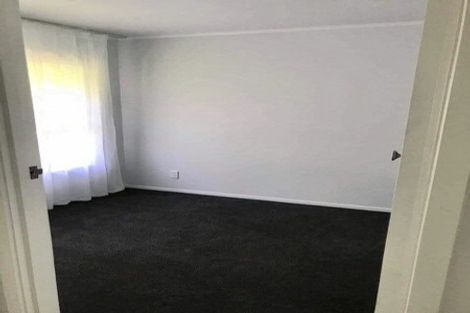 Photo of property in 1/5 Roberts Avenue, Bayswater, Auckland, 0622