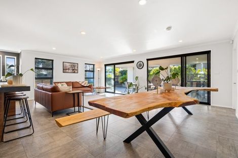 Photo of property in 16 Stace Hopper Drive, One Tree Point, 0118
