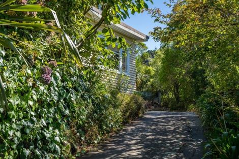 Photo of property in 20 Miromiro Road, Normandale, Lower Hutt, 5010