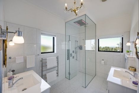 Photo of property in 125 Thompson Road, Bluff Hill, Napier, 4110