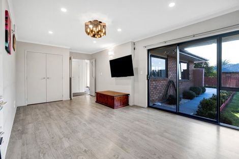 Photo of property in 5d James Drive, Bell Block, New Plymouth, 4312