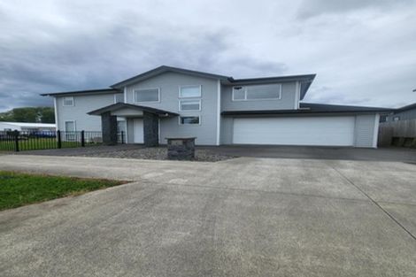 Photo of property in 2 Nohoanga Road, Karaka, Papakura, 2113