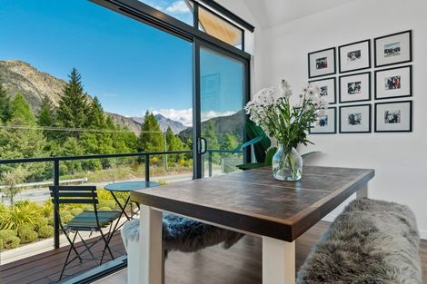 Photo of property in 4 Stamper Lane, Arthurs Point, Queenstown, 9371