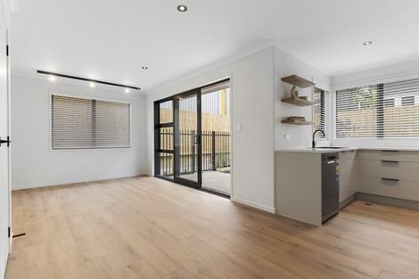 Photo of property in 1092a Great North Road, Point Chevalier, Auckland, 1022