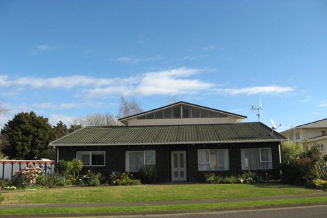 Photo of property in 66 Highbury Drive, Levin, 5510