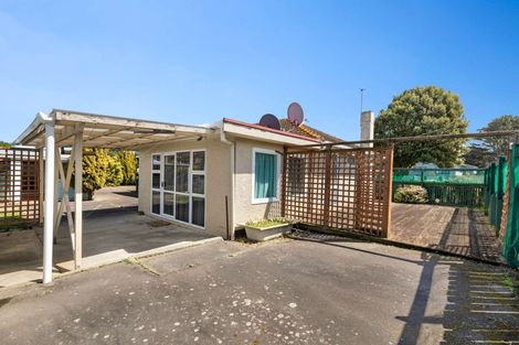 Photo of property in 38 Manuka Street, Castlecliff, Whanganui, 4501