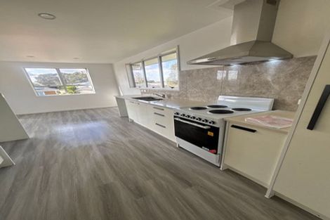 Photo of property in 2 Arnhem Place, Pukekohe, 2120