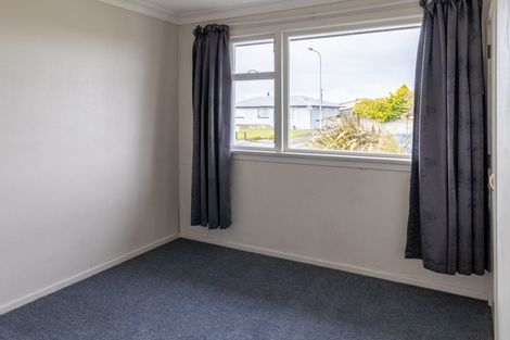 Photo of property in 16 Forfar Crescent, Rockdale, Invercargill, 9812