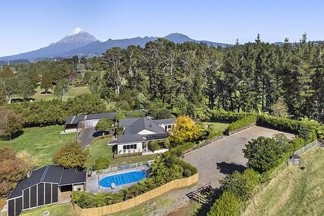 Photo of property in 72 Baker Road, Mangorei, New Plymouth, 4371