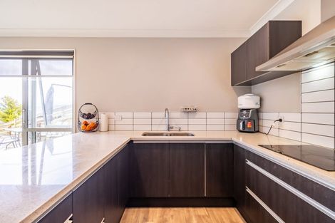 Photo of property in 31 Percy Kinsman Crescent, Riverstone Terraces, Upper Hutt, 5018