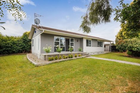 Photo of property in 33 Rhodes Drive, Kelvin Grove, Palmerston North, 4414