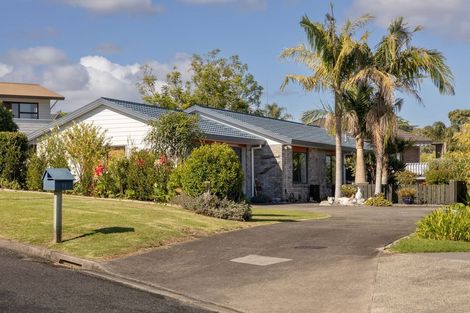 Photo of property in 16 Margaret Drive, Omokoroa, 3114