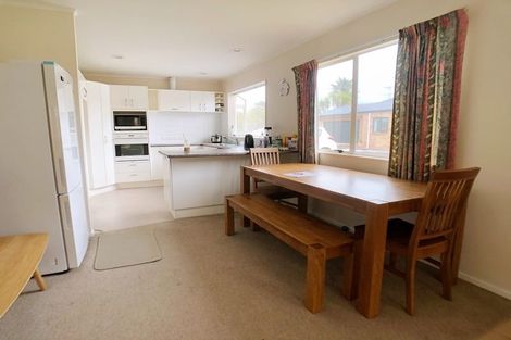 Photo of property in The Close, 9/20 Taylor Street, Blockhouse Bay, Auckland, 0600