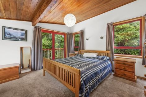 Photo of property in 63 Wyndham Road, Pinehaven, Upper Hutt, 5019