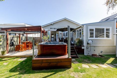Photo of property in 9 Wha Street, Lyall Bay, Wellington, 6022