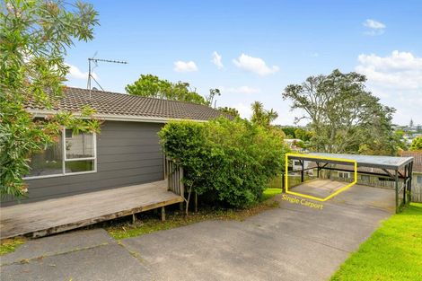 Photo of property in 2/247 Wairau Road, Totara Vale, Auckland, 0627