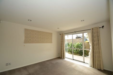 Photo of property in 5a Graham Avenue, Te Atatu Peninsula, Auckland, 0610