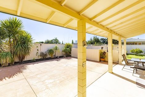 Photo of property in 15 James Cook Street, Havelock North, 4130