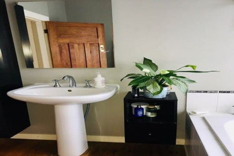 Photo of property in 38 Edgars Road, Westmere, Auckland, 1022