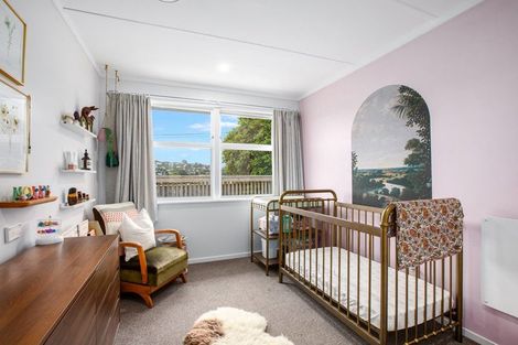 Photo of property in 23 Cara Crescent, Paparangi, Wellington, 6037