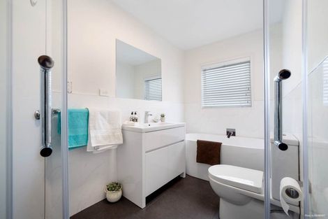 Photo of property in 626d Beach Road, Browns Bay, Auckland, 0630