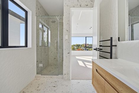 Photo of property in 2/8 Park Rise, Campbells Bay, Auckland, 0630