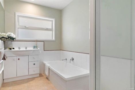 Photo of property in 1/1 Jeanette Place, Mairangi Bay, Auckland, 0630