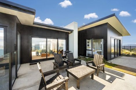 Photo of property in 17 Promontory Crescent, Newlands, Wellington, 6037