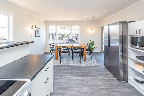 Photo of property in 27 Hood Street, Castlecliff, Whanganui, 4501