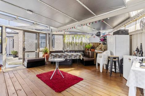 Photo of property in 66 Sunlands Drive, Manurewa, Auckland, 2102