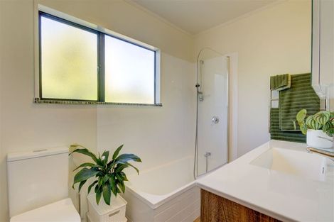 Photo of property in 19 Mckenzie Place, Waikuku Beach, 7402