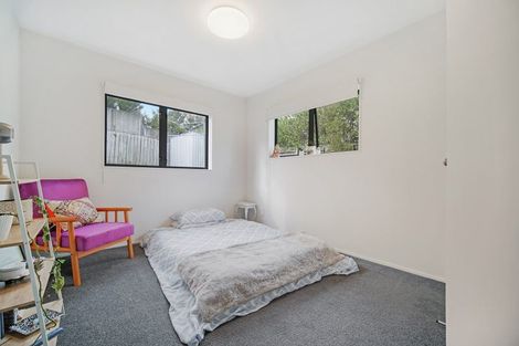 Photo of property in 12 Ginders Drive, Massey, Auckland, 0614
