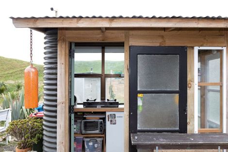 Photo of property in 456 Barrett Road, Omata, New Plymouth, 4374