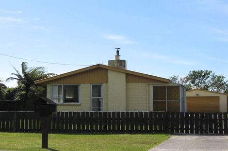 Photo of property in 10 Cook Street, Carters Beach, Westport, 7825