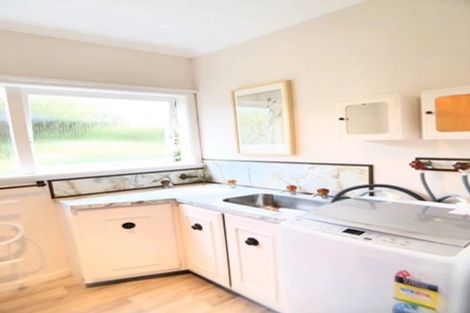 Photo of property in 35 Montgomery Avenue, Rothesay Bay, Auckland, 0630