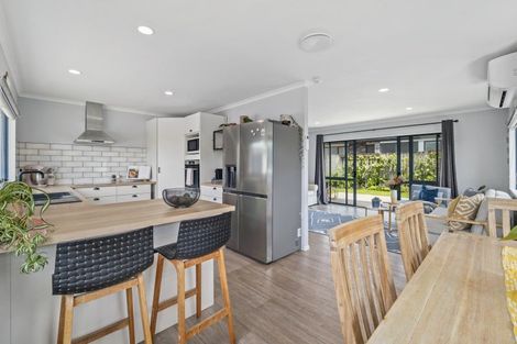 Photo of property in 17 Edward Payton Grove, Pukehangi, Rotorua, 3015