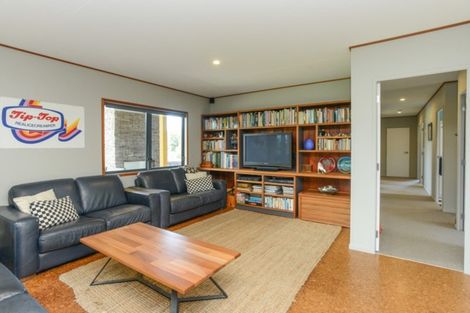 Photo of property in 43 Shoal Beach Road, Aramoana, Waipawa, 4271