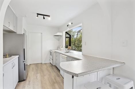 Photo of property in 62 Wirihana Road, Titirangi, Auckland, 0604