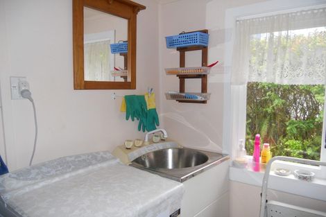 Photo of property in 17 Hanlon Crescent, Narrow Neck, Auckland, 0624