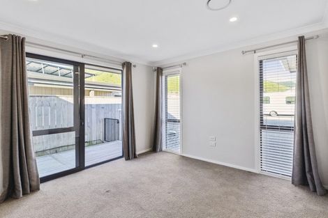 Photo of property in 5 Pohe Street, Waikanae, 5036