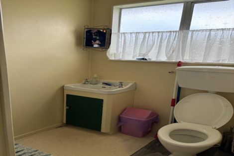 Photo of property in 26 Simons Street, Moturoa, New Plymouth, 4310