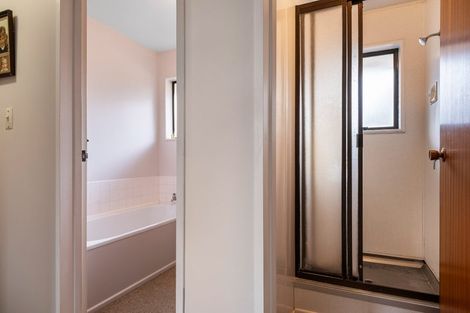 Photo of property in 22 Broadfell Avenue, Avonhead, Christchurch, 8042