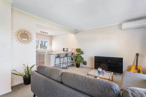 Photo of property in 2/84 Jutland Road, Hauraki, Auckland, 0622