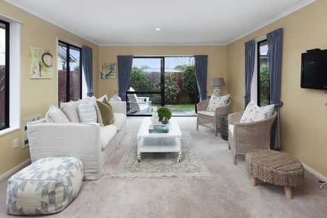 Photo of property in 2/27 Waimairi Road, Upper Riccarton, Christchurch, 8041